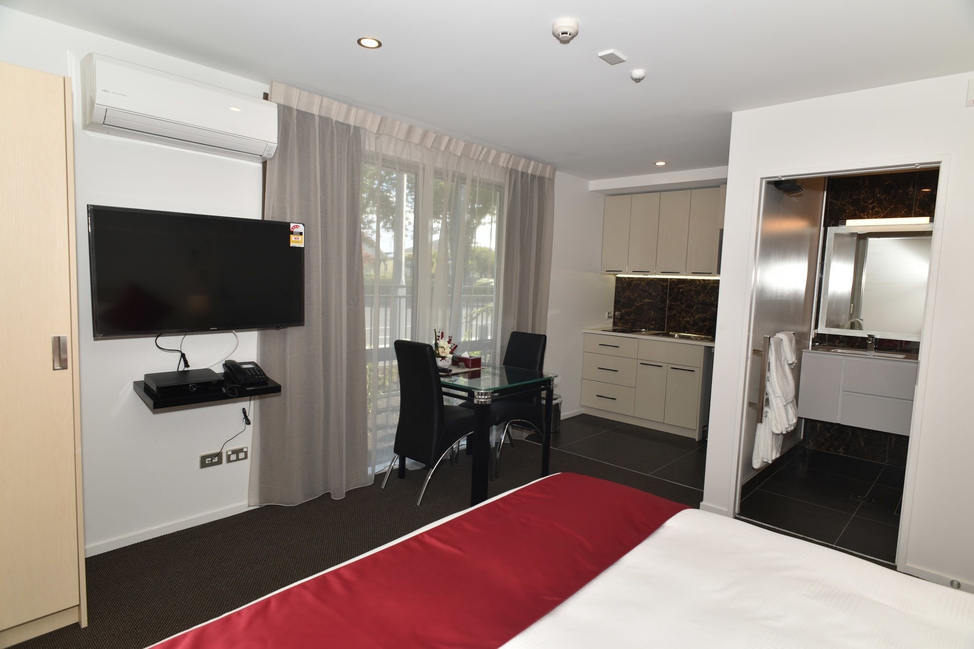 Bealey Plaza Motel Christchurch Extérieur photo A typical studio apartment